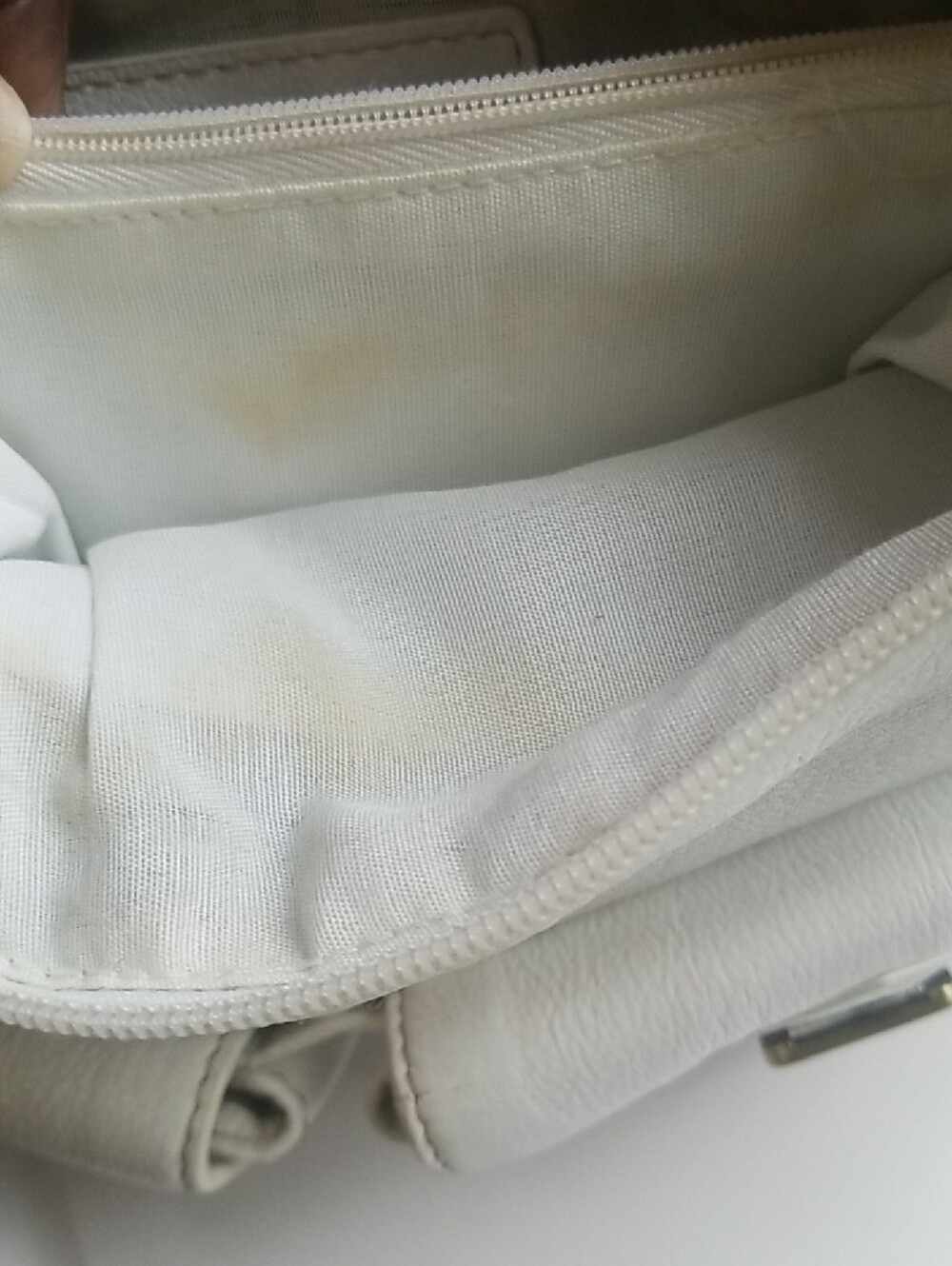 Wilsons Leather White Shoulder Bag with Front Buckle Pockets - Picture 14 of 15